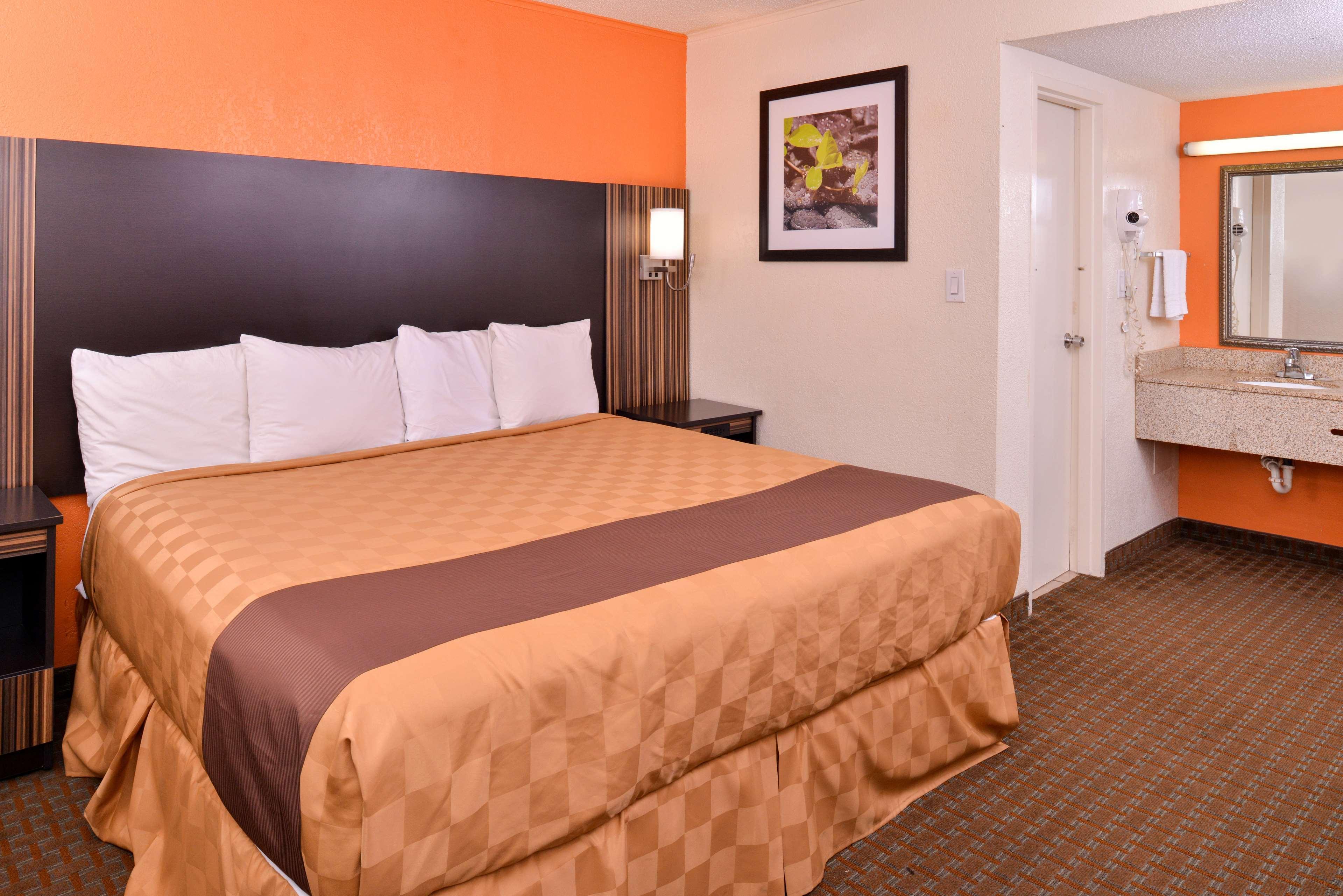 Hotel Mercure Dresden Elbland 4*