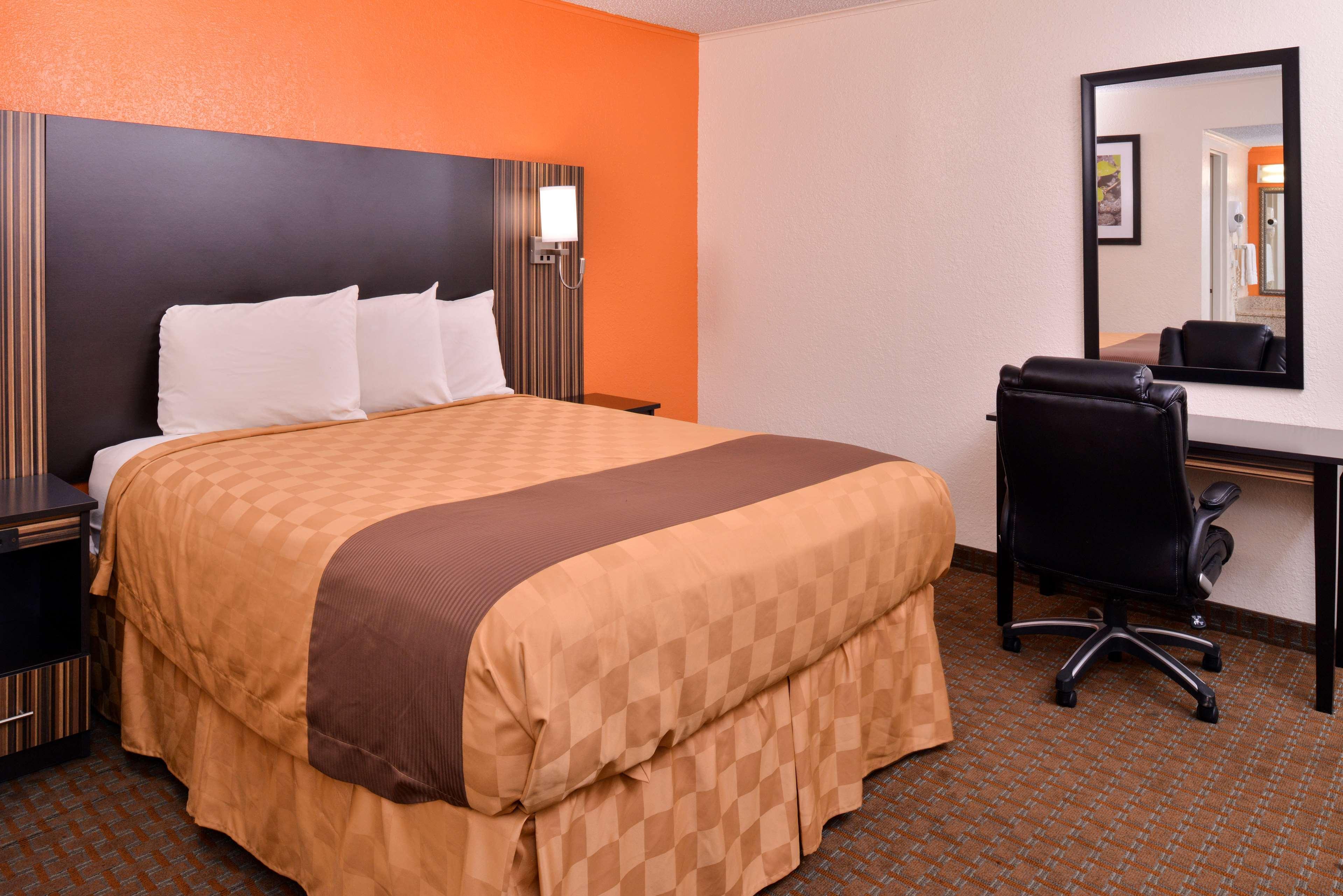 Mercure Dresden Elbland Hotel 4*