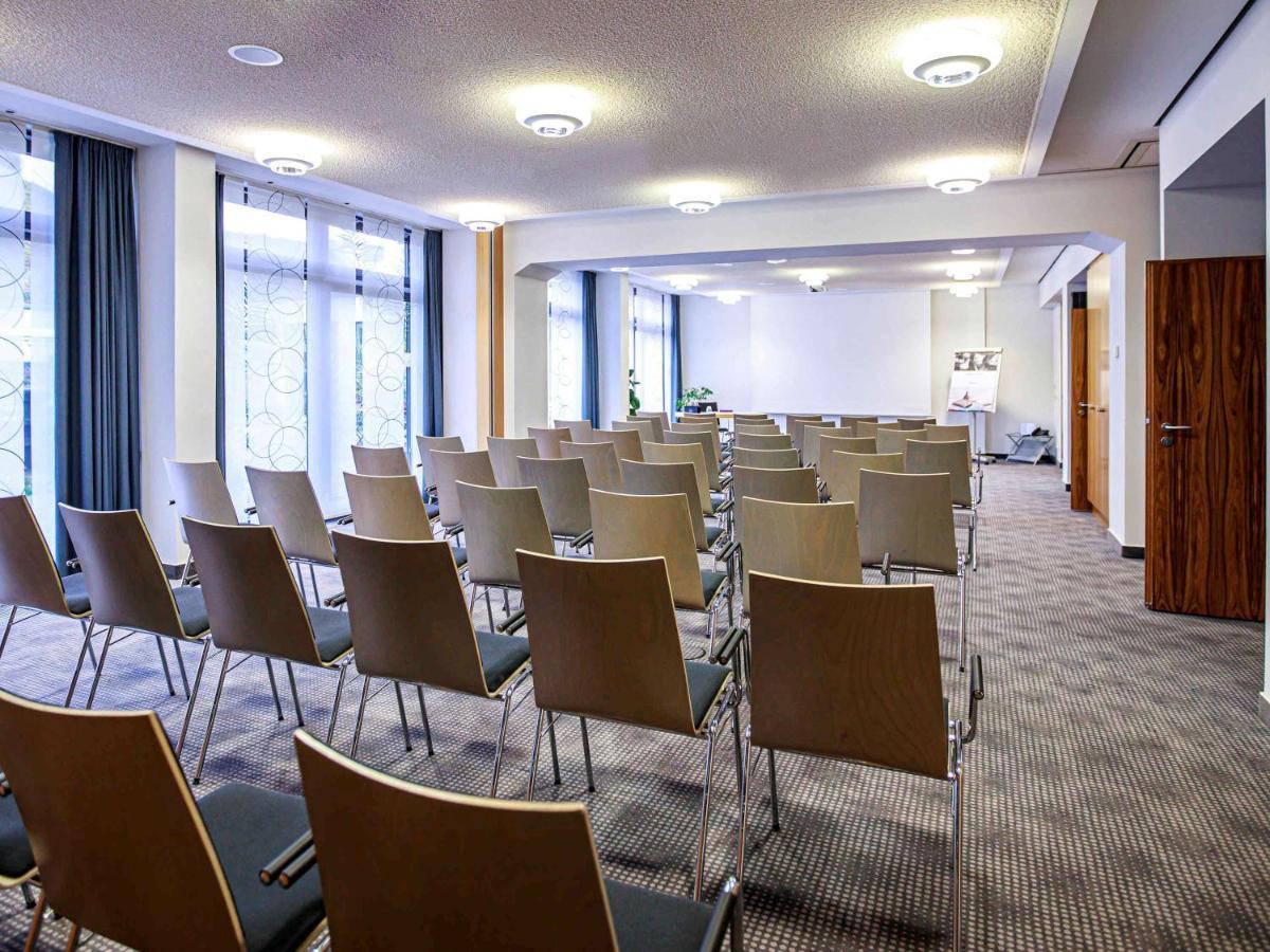 Hotel Mercure Dresden Elbland 4*